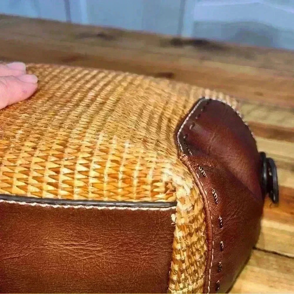 Fossil Woven Straw look Boho circle handle hand bag purse with shoulder strap - Picture 6 of 15